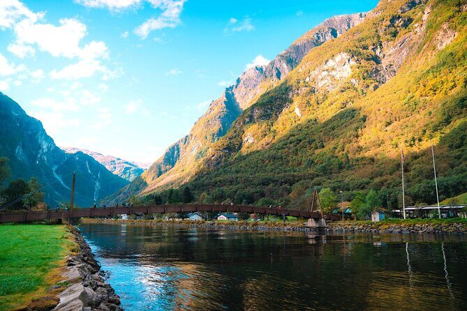 Bergen: UNESCO Fjord Cruise, Flåm & Stegastein - Incl. Lunch - Tvindefossen: why this waterfall is famous (and worth the short stop)
