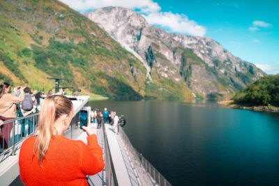 Bergen: UNESCO Fjord Cruise, Flåm & Stegastein - Incl. Lunch - The morning bus loop: Osterfjord, Voss-area stops, and Tvindefossen