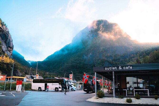 Bergen: UNESCO Fjord Cruise, Flåm & Stegastein - Incl. Lunch - Flåm free time: short on hours, big on payoff