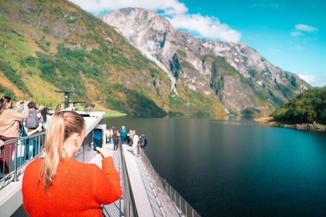 Bergen: UNESCO Fjord Cruise, Flåm & Stegastein - Incl. Lunch - The morning bus loop: Osterfjord, Voss-area stops, and Tvindefossen