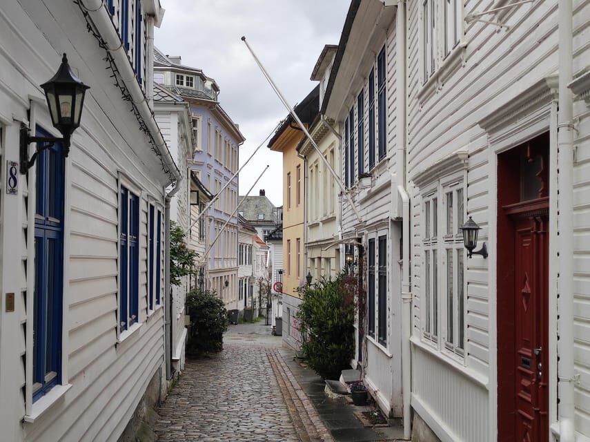 Bergen's Twilight Magic: An Evening Adventure - Food and culture breaks you control with your own spend