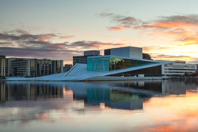 Best of Oslo Guided Walking Tour - The walk through Oslo’s power: University halls, theatre stories, Royal Palace
