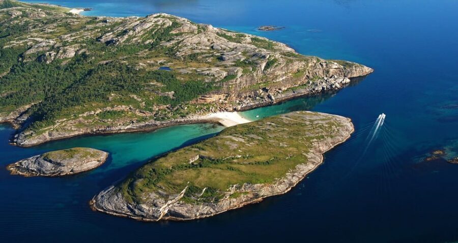 Bodø: Kjerringøy & Silent Coastal Cruise - The return route: Karlsøyvær and Vestfjorden views