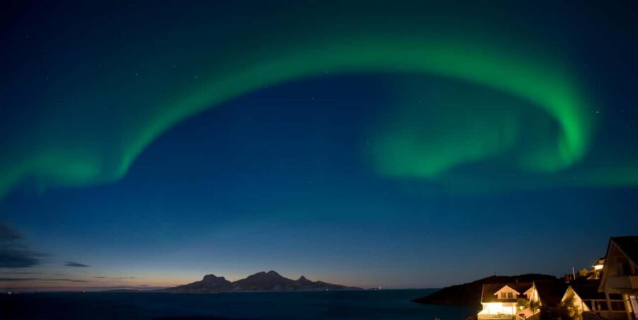 Bodø: Northern Lights safari - Photo Stop 2 (About 105 Minutes): The Longer Wait for the Big Show