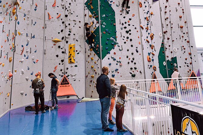 Climbing in Mørkvedhallen Klatresenter - The café break: how to recharge without losing momentum