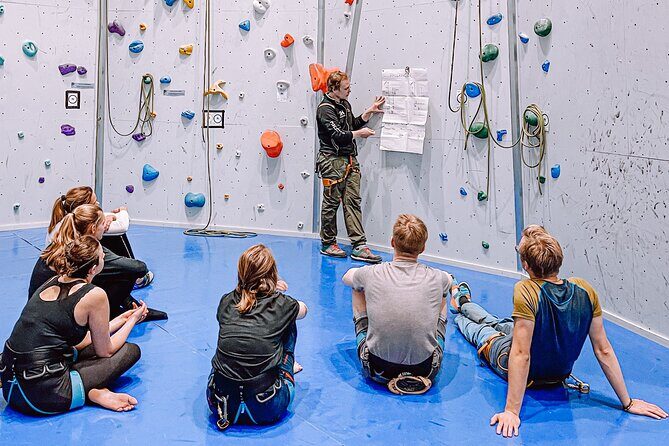 Climbing in Mørkvedhallen Klatresenter - Price and time: what your session really gets you