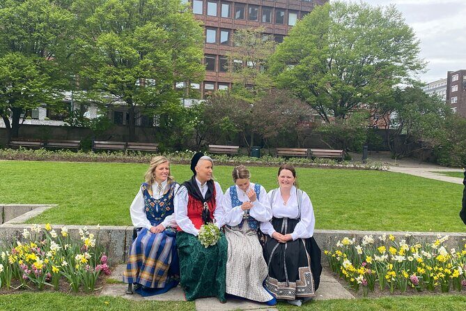Discover Oslo on foot - Royal Palace to the Parliament and Cathedral zone: the city’s power-and-culture belt