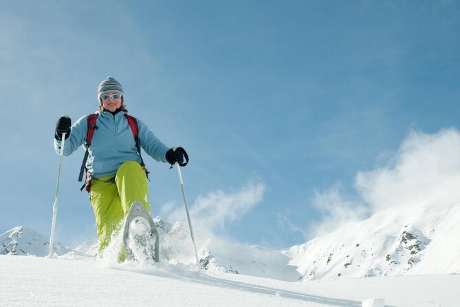 Eco friendly snowshoeing in Scenic Landscape - Prestvannet: where the winter walk and snowshoeing mood make sense
