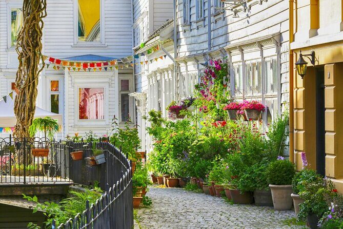 Essential Bergen: 2-Hour Private Guided Walking Tour - Bryggen’s Hanseatic area: UNESCO, explained in a walking route