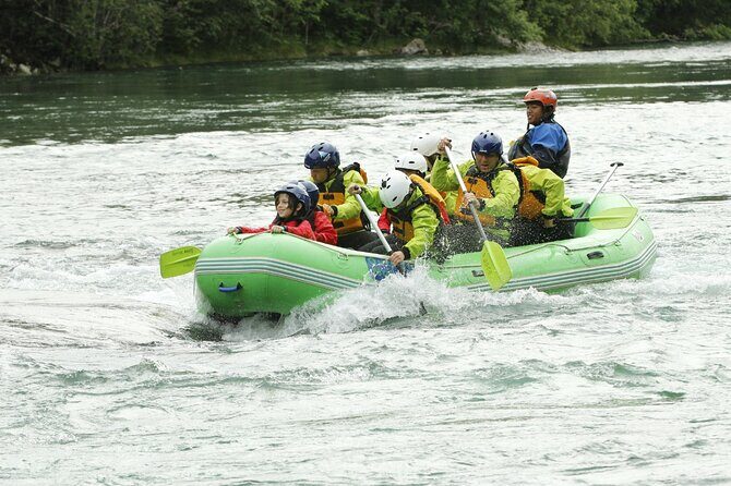 Family Rafting Grade 2 - Gear and warmth: why included wetsuits make family rafting easier