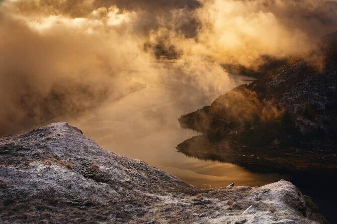 Fjord Hiking - Public tour - The Group Size Advantage: Pace Adjustments and Better Attention