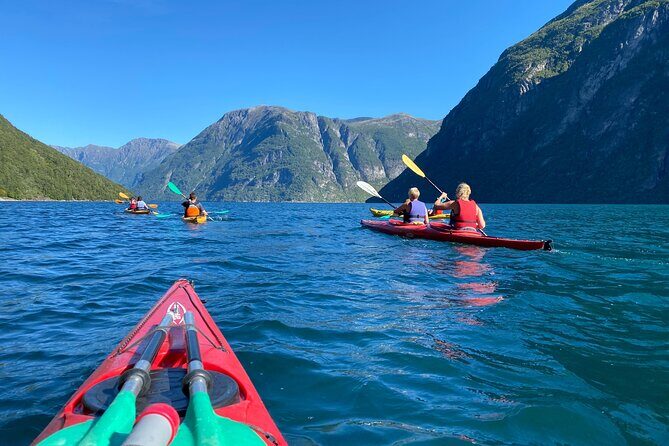 Fjord paddle in Hellesylt - Half Day Kayaking Tour - Beginner-friendly stability: what this means for your confidence
