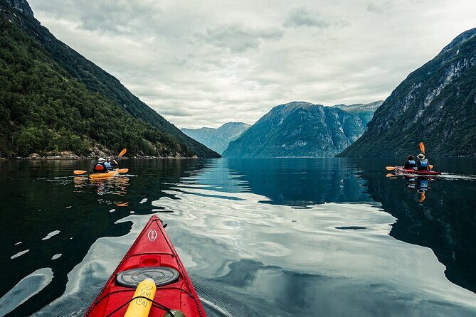 Fjord paddle in Hellesylt - Half Day Kayaking Tour - Who should book this fjord paddle?