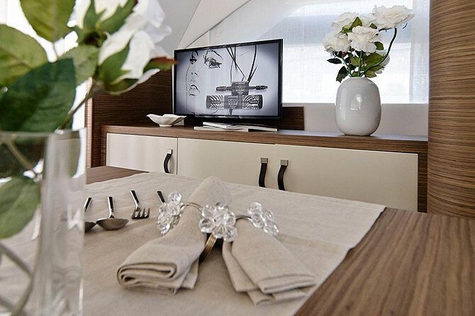 Fjordcruise in a Luxury Yacht Arctic Queen - Onboard comfort and the included meal that people remember