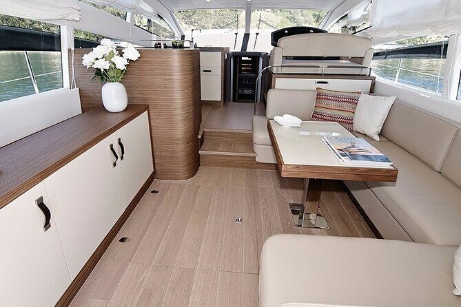 Fjordcruise - Luxury Yacht Arctic Queen - Luxury yacht comfort in Tromsø, built for real fjord weather