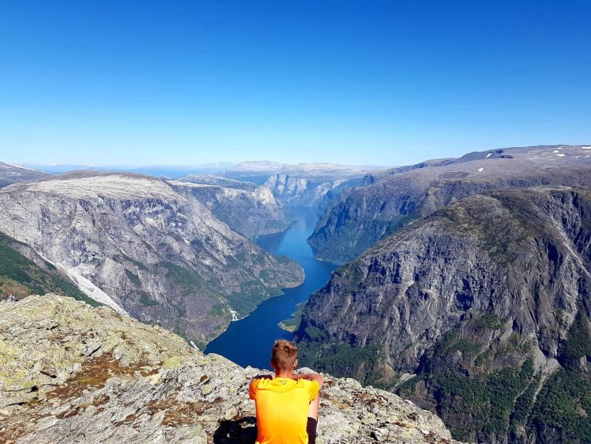 Flåm: Borgund Stave Church, Lærdal, and Stegastein Tour - Key points to know before you go