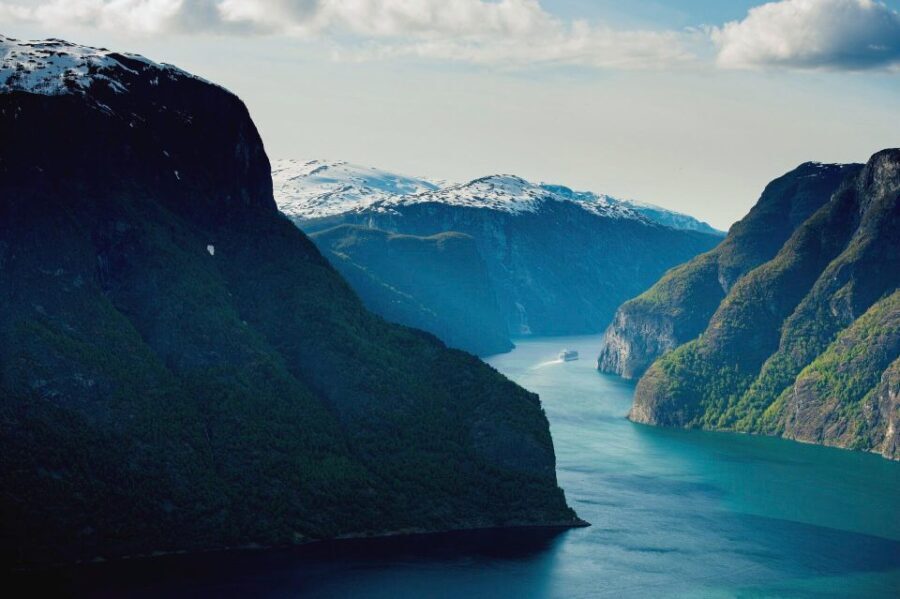 Flåm: Borgund Stave Church, Lærdal, and Stegastein Tour - Price and value: why $146 can make sense