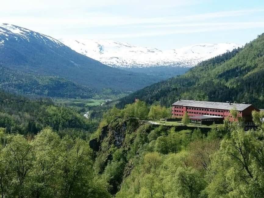 Flåm: Tvinde Waterfalls, Stalheimskleiva Hike & Gudvangen - Flåm as your launching point (and why it matters)