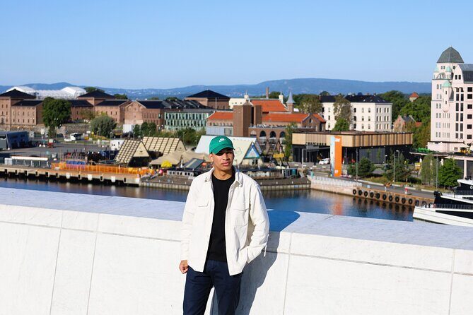 Free Oslo Photo Tour: Iconic & Instagrammable Spots - Stop 3: Barcode Oslo with 40 minutes to experiment