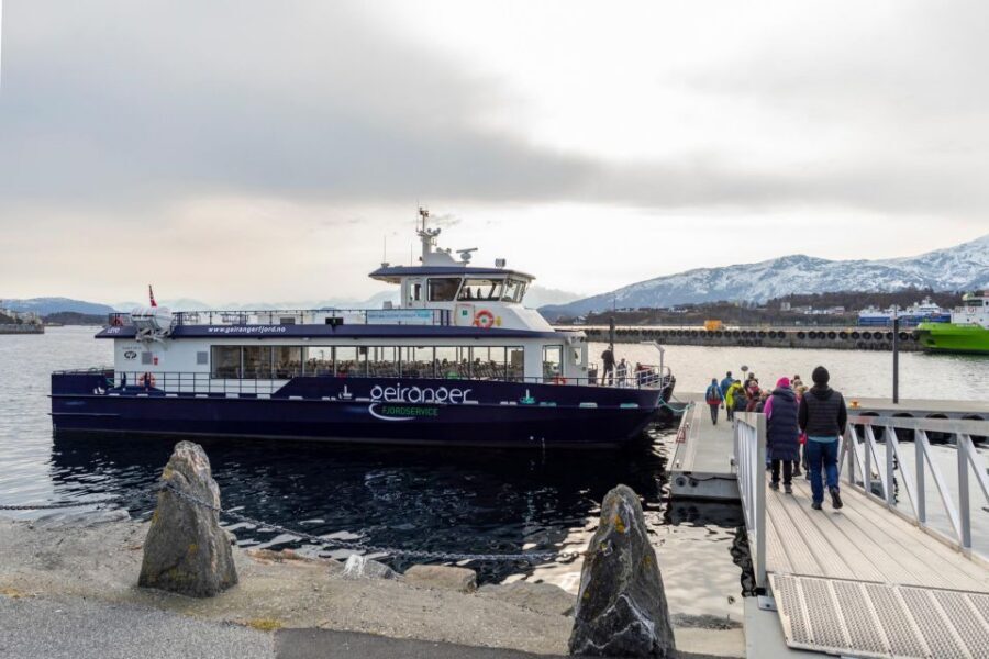 From Ålesund: Winter Fjord Cruise to Geirangerfjord - Key points at a glance