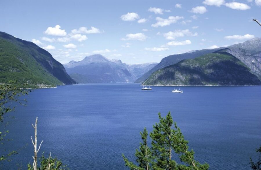 From Bergen: Private Trip to Hardangerfjord - Bergen to Hardangerfjord: Highway 7 and the waterfall photo-stops