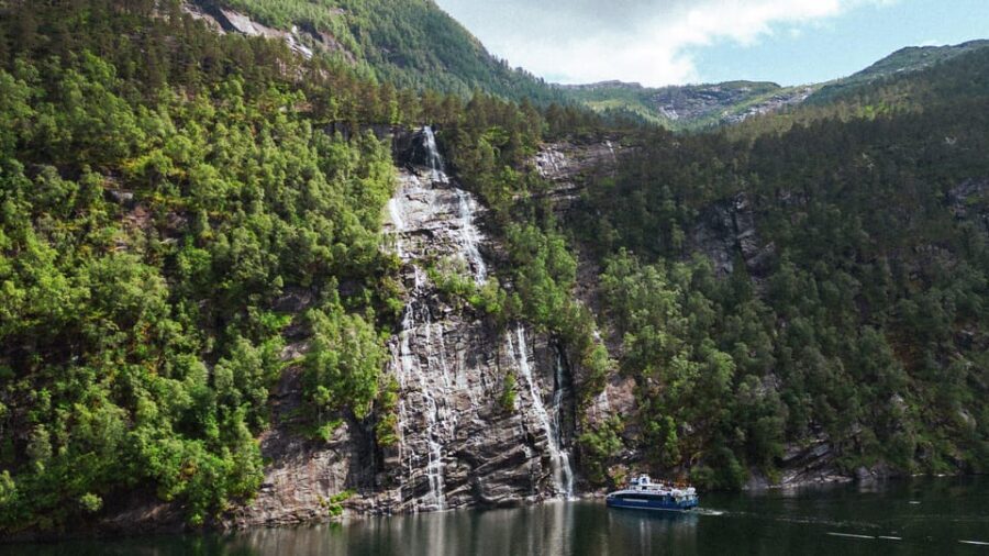 From Bergen: The Original Fjord Cruise to Mostraumen - FAQ