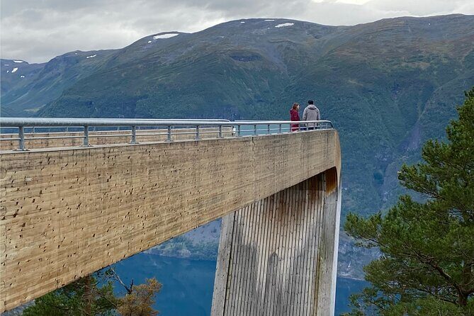 From Flåm, Guided Tour: Stegastein, Borgund Stave Church & More - Key moments that make this tour worth your time