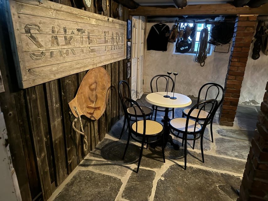 From Haugesund: Karmøy and Norwegian Culture Shore Excursion - Light lunch and photo time: the practical comfort pieces