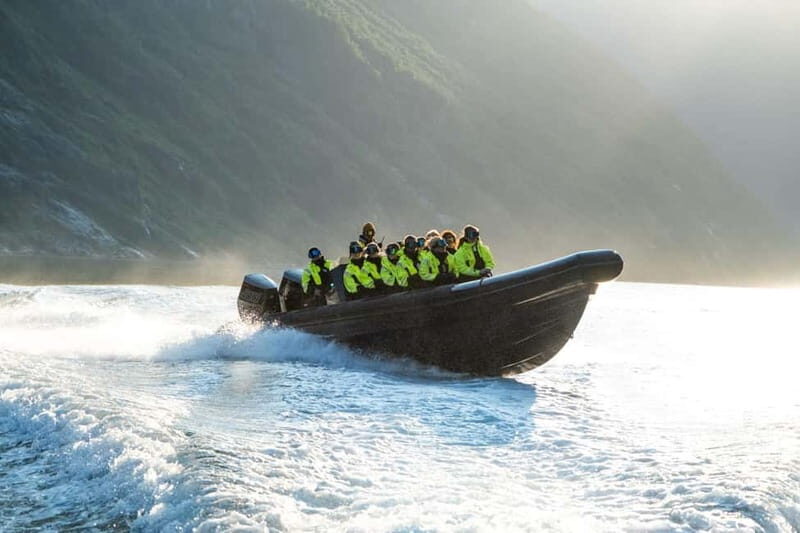 From Hellesylt: Experience Fjordsafari Geirangerfjord on RIB - Geirangerfjord from Hellesylt: why a RIB gets you closer