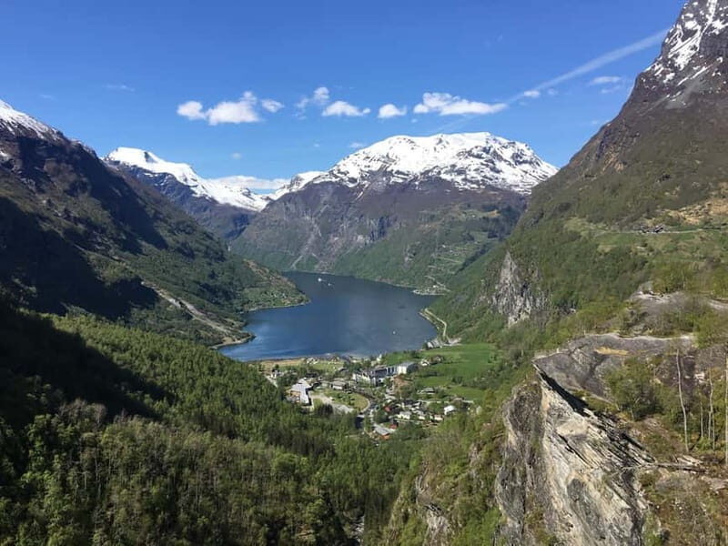 From Hellesylt: Geiranger Highlights Tour with Photo Stops - Meeting the Tour: Where You Should Be Before the Minibus Leaves