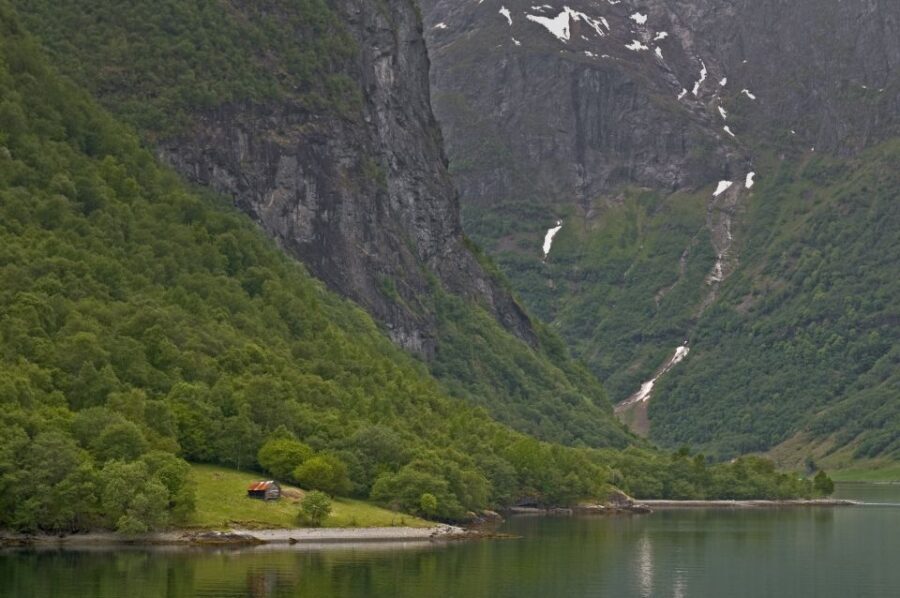 From Oslo: Private Round-Trip Tour to Sognefjord via Flåm - A 16-hour sprint from Oslo to Sognefjord and back