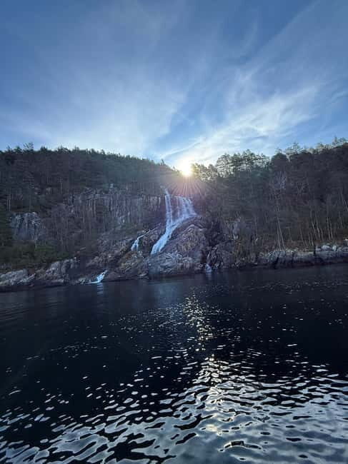 From Stavanger: Lysefjorden & Pulpit Rock Safari by RIB - Whiskey Waterfall (Hengjanefossen): the up-close moment