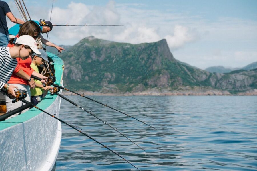 From Svolvaer: Lofoten Fishing Boat Cruise - How you catch cod, pollock, haddock (and more than one species)