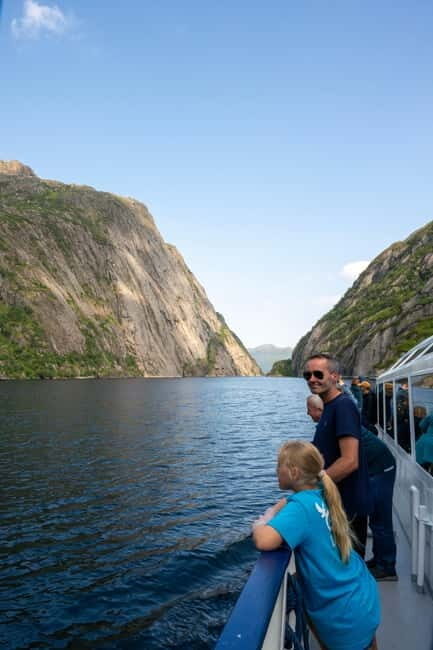 From Svolvær: Lofoten Trollfjord Cruise & Sea Eagle Safari - What about warmth, snacks, and the cold-wind reality