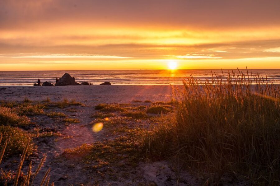 From Svolvær: Midnight sun tour with a photographer - Where You’ll Be Shooting: Mountains, Beaches, Fishing Villages