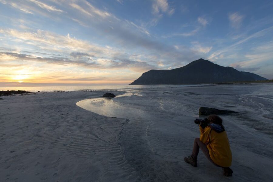 From Svolvær: Midnight sun tour with a photographer - FAQ