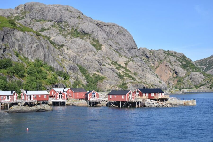 From Svolvaer: Private Lofoten Islands Tour with Transfer - Hamnoy and Reine: Red rorbuer and fishermen life that feels lived-in