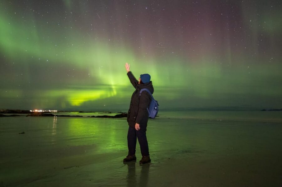 From Svolvaer: Private Northern Lights Search Trip - Getting picked up in Svolvær and settling into the evening