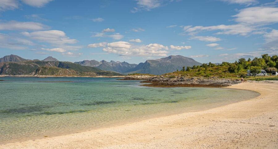 From Tromsø: Arctic Roadtrip Small Group 4x4 Van - Pro photos: why guides with cameras change the whole experience