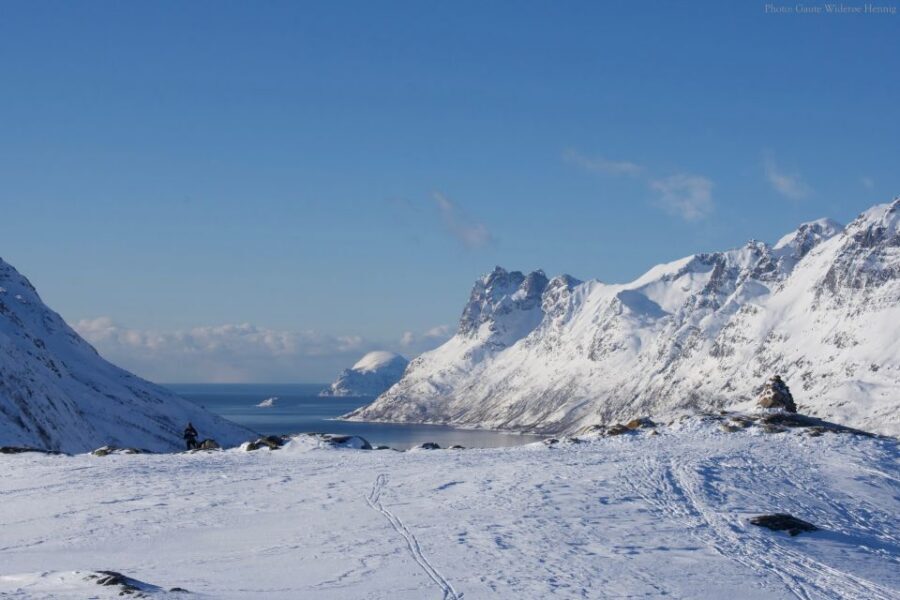 From Tromsø: Daytime Snowshoe Experience with stunning views - Snowshoe basics that make the hike feel doable