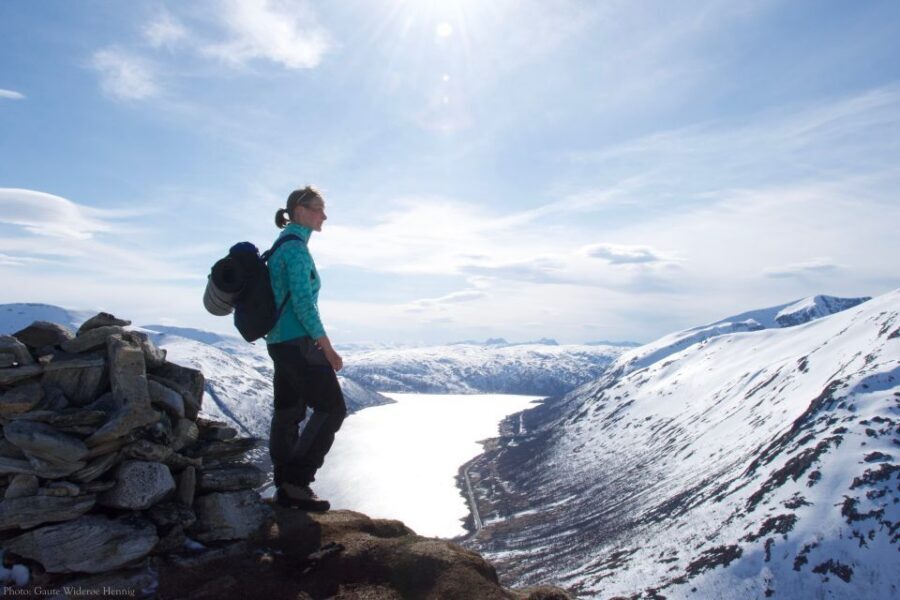 From Tromsø: Daytime Snowshoe Experience with stunning views - What to bring so you stay comfortable the whole way