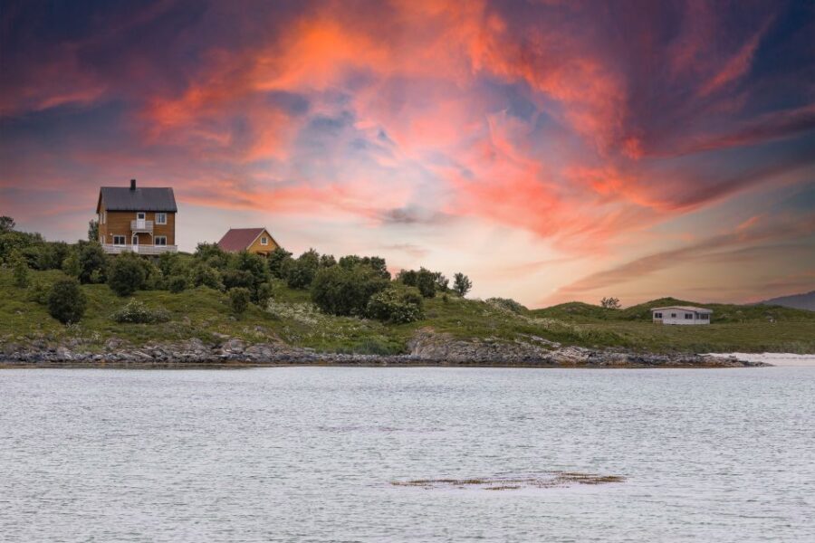 From Tromsø: Senja Discovery Arctic Day Trip with Lunch - Kvaløya viewpoints: fjords, beaches, villages, and the first big photo hit