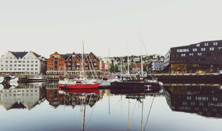 From Tromsø: Tromsø Highlights & History Tour With E-Bike - Prestvannet Lake: where the mood cools and the photos get better