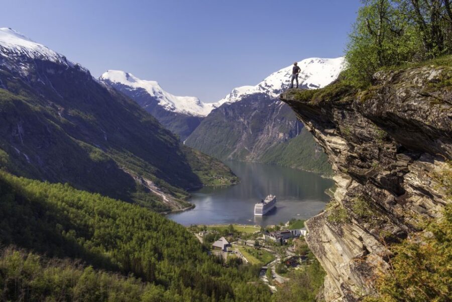 Geiranger: Bus Tour with Multilingual Audio Guide - Key Things To Know Before You Go