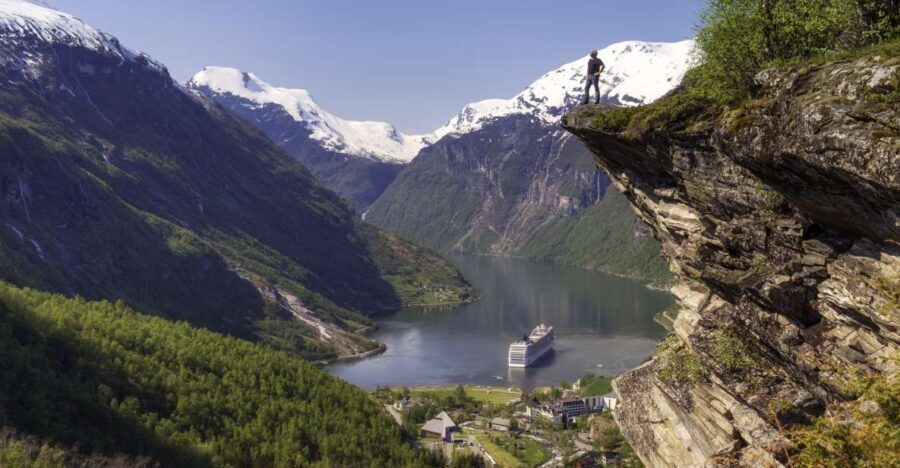 Geiranger: Bus Tour with Multilingual Audio Guide - Flydalsjuvet: The Gorge View That Changes Your Sense of Scale