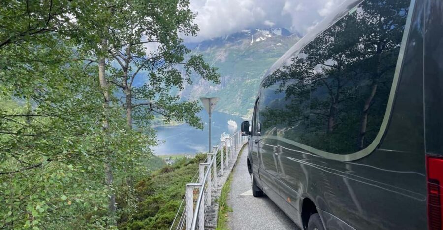 Geiranger Dalsnibba: mini bus tour - Dalsnibba Viewpoint: What About 25 Minutes Looks Like