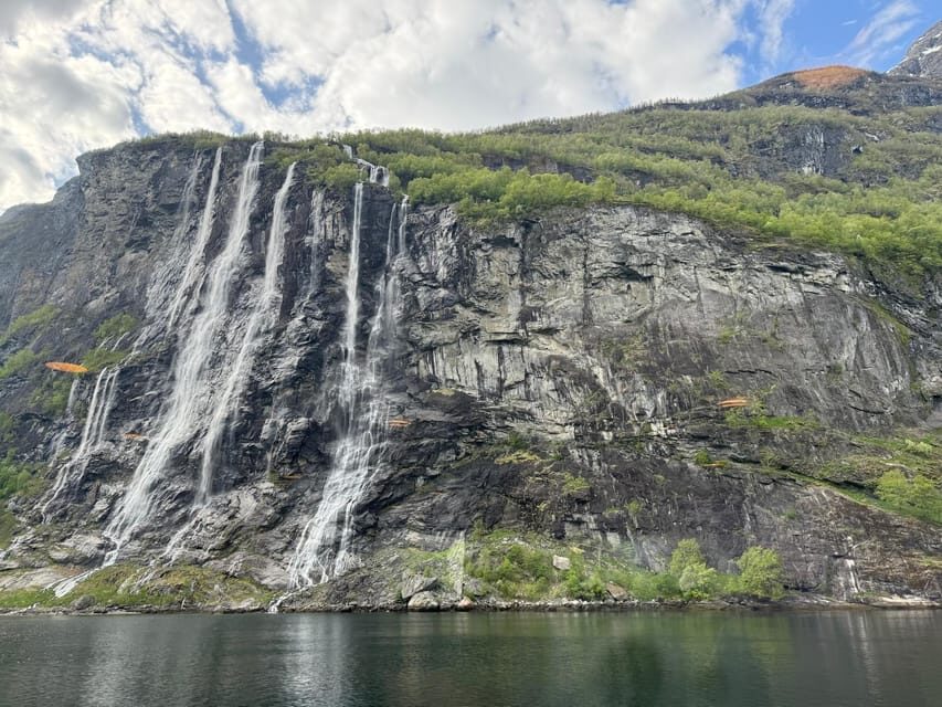 Geiranger Dalsnibba: mini bus tour - What’s Included—and What You Should Bring