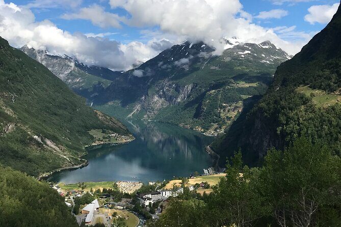 Geiranger: Excursions.no Geiranger Highlights - What you’re really buying: Geiranger’s best lookouts in 90 minutes