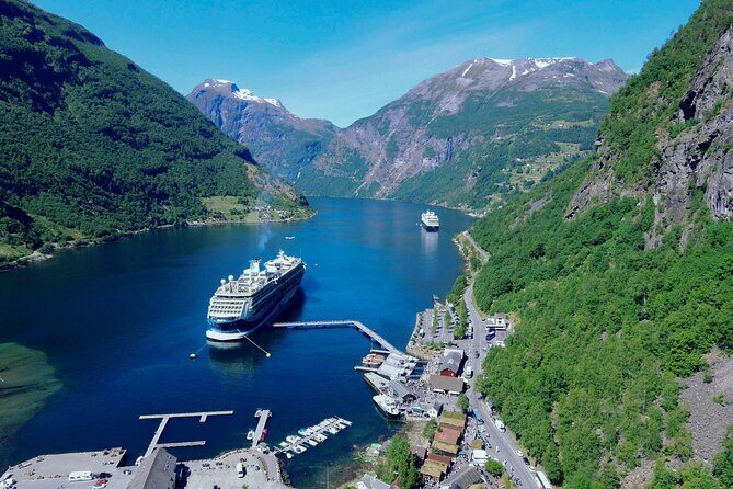 Geiranger: Excursions.no Geiranger Highlights - Flydalsjuvet photo stop: how to use your 15 minutes well