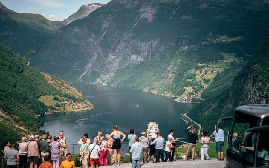 Geiranger: Panorama Bus Tours 1,5/2hr (Highlights viewpoint) - How the Tour Works From Geiranger Village